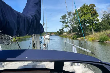 S/Y Lizella mellan Lyrestad och Sjötorp