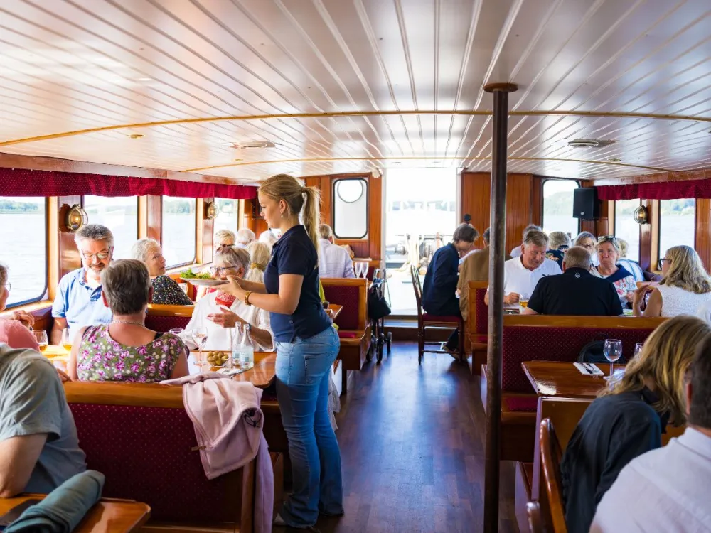 The canal tour to Stegeborg with M/S Athene