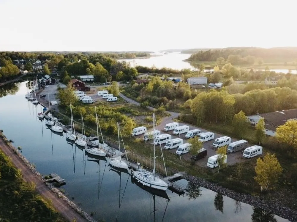 Göta kanalbolag Norsholm guest harbour - the gateway to Roxen