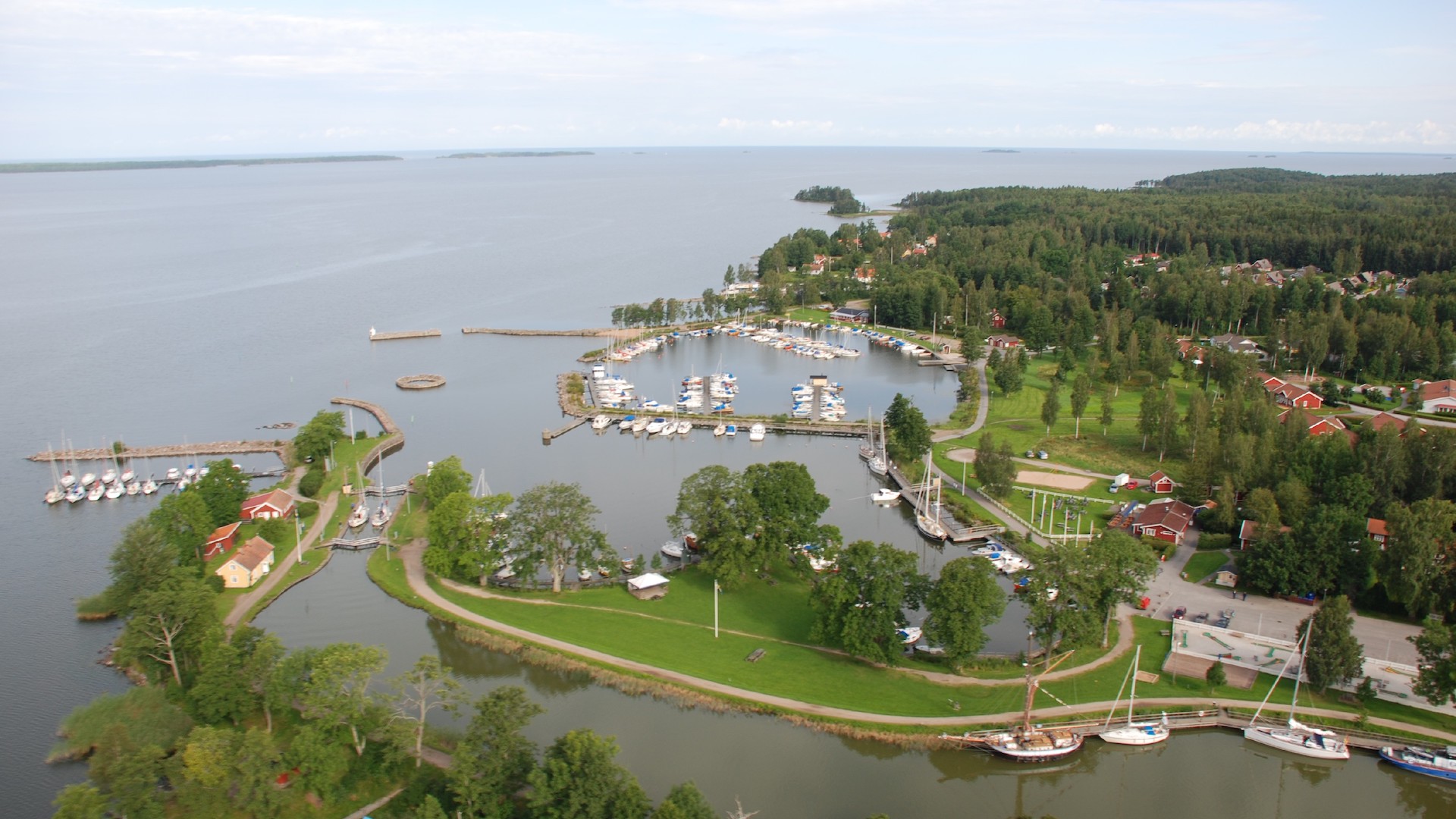 Lake Vänern by boat | Göta kanal